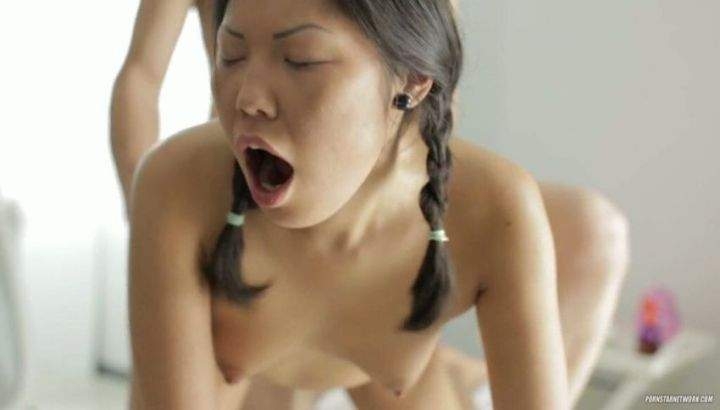asiatico teen difficile porno